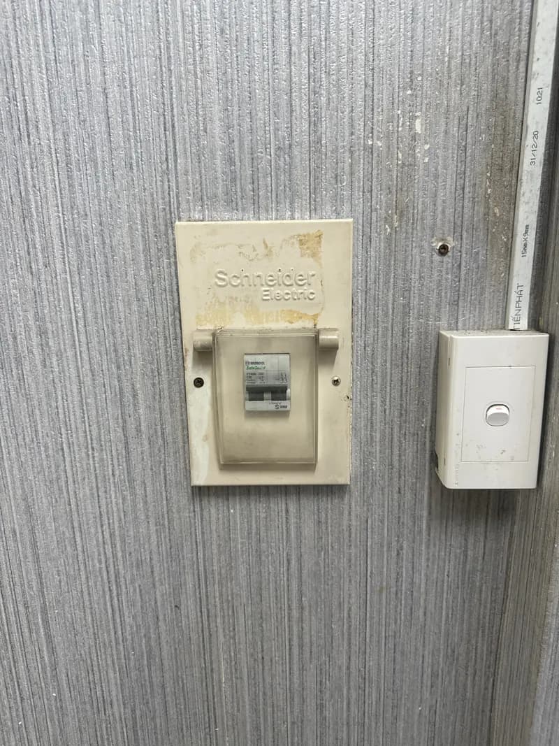Trước sửa ổ cắm điện Panasonic tại Phú Nhuận — thợ Nguyễn Thành Trọng