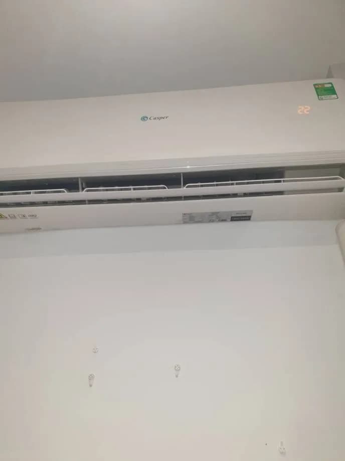 Sau khi hoàn thành sửa máy lạnh treo tường Casper tại Phường Bến Thành, Quận 1 — thợ Phan Chí Tâm