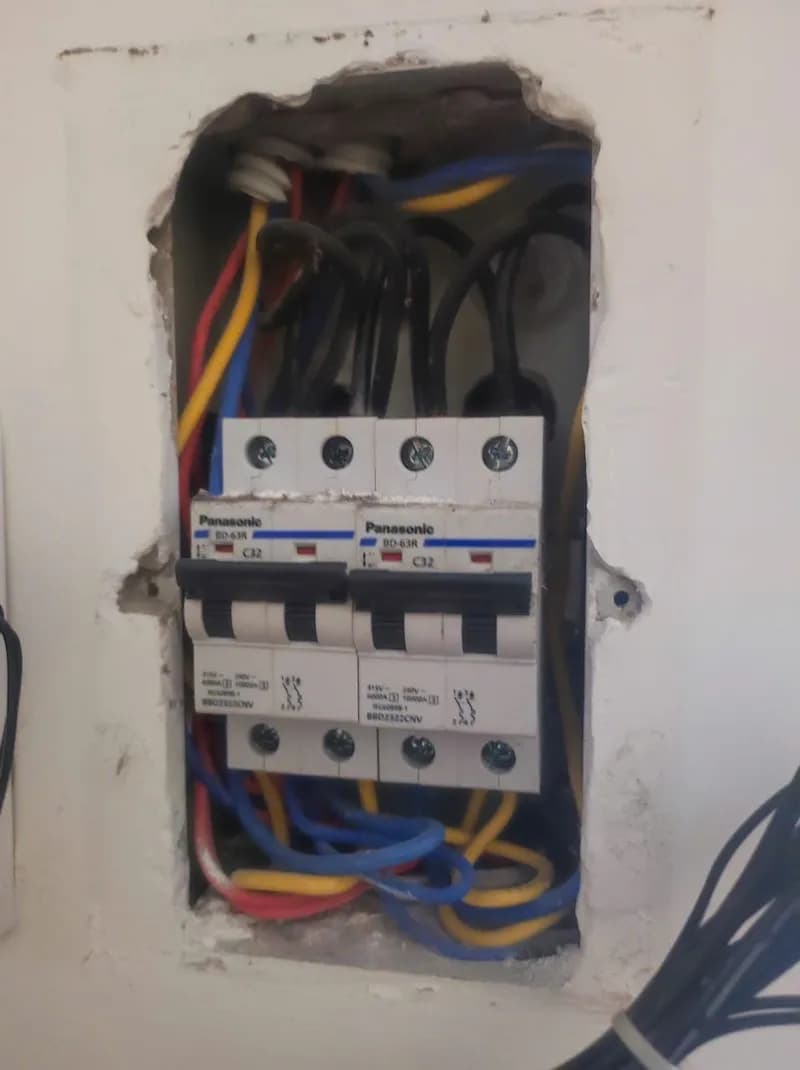 Trước sửa aptomat Panasonic tại P. Bình Trưng, Thủ Đức — thợ Bùi Văn An