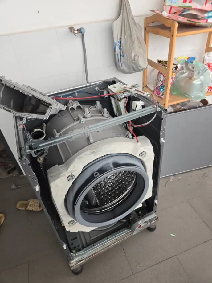 Trước sửa máy giặt cửa trước Electrolux tại Gò Vấp — thợ Lê Hữu Lộc