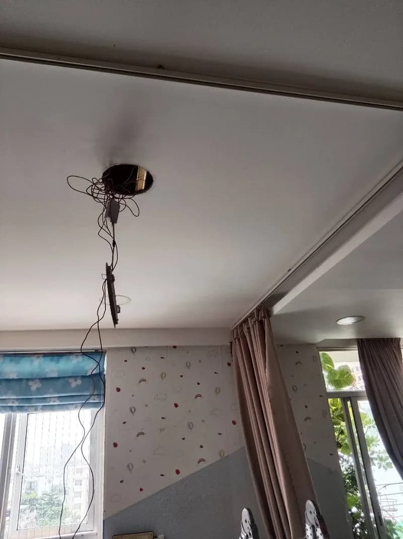 Trước sửa quạt đảo trần tại Tân Phú — thợ Trương Công Việt Trân