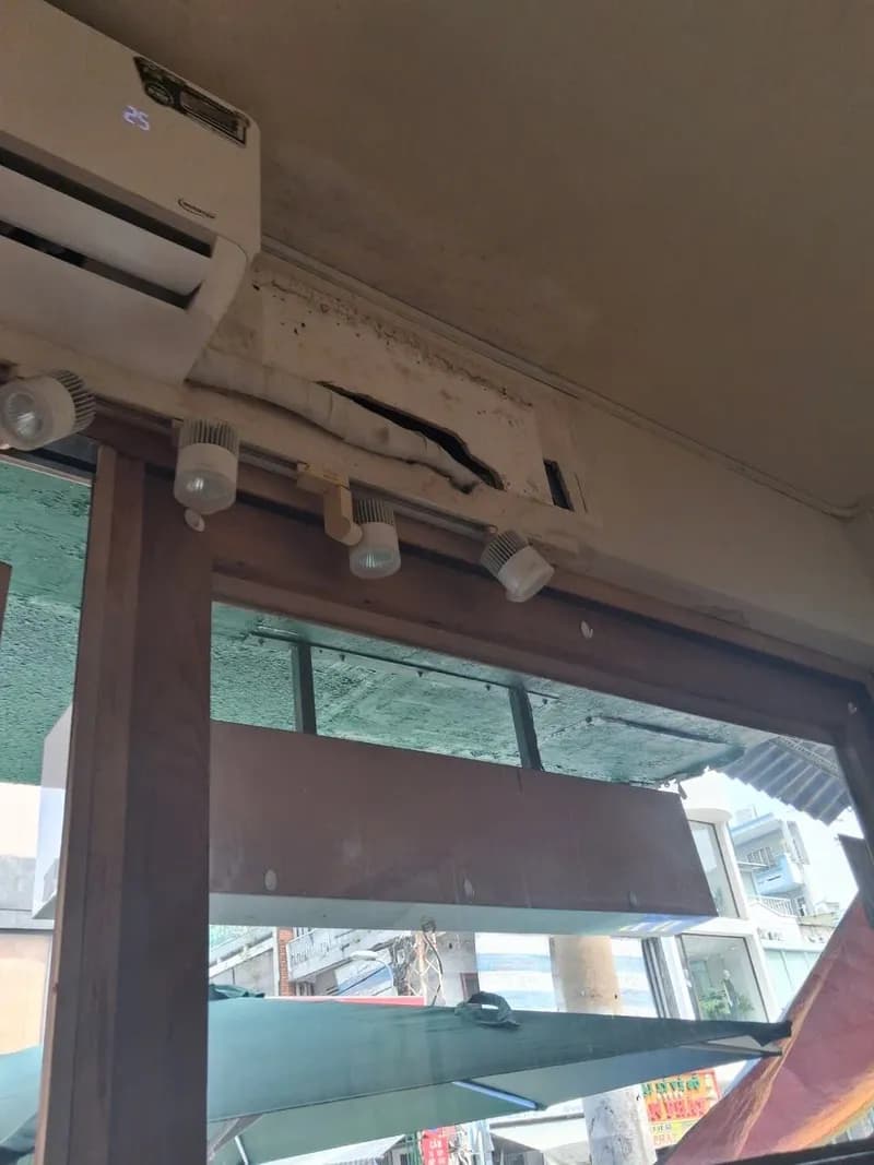 Trước sửa máy lạnh treo tường Midea tại phường Bàn Cờ thành phố Hồ Chí Minh, Tân Phú — thợ Bùi Văn An