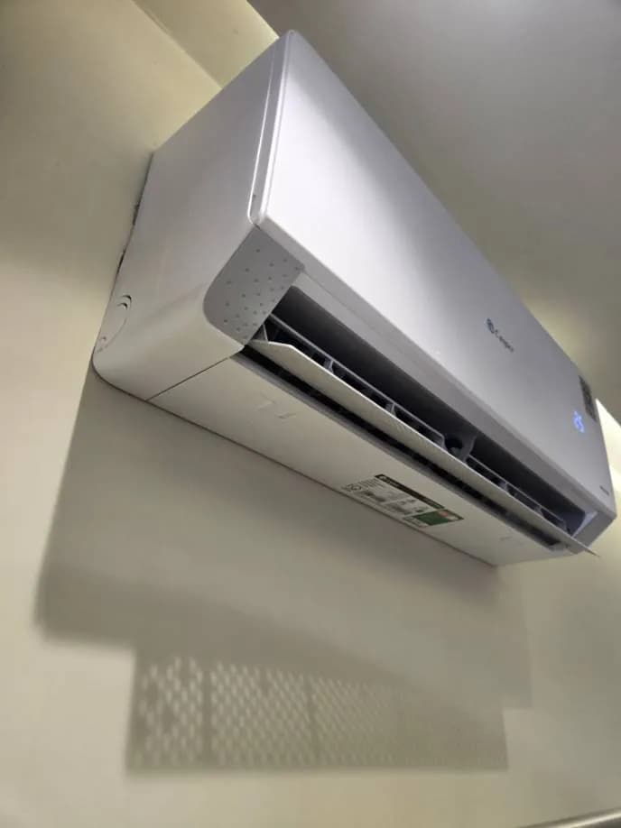 Vệ sinh máy lạnh Casper treo tường chuyên sâu tại Quận 3 tại Quận 3