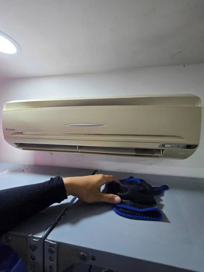 Vệ sinh máy lạnh Daikin treo tường tại quận Phú Nhuận tại Phú Nhuận