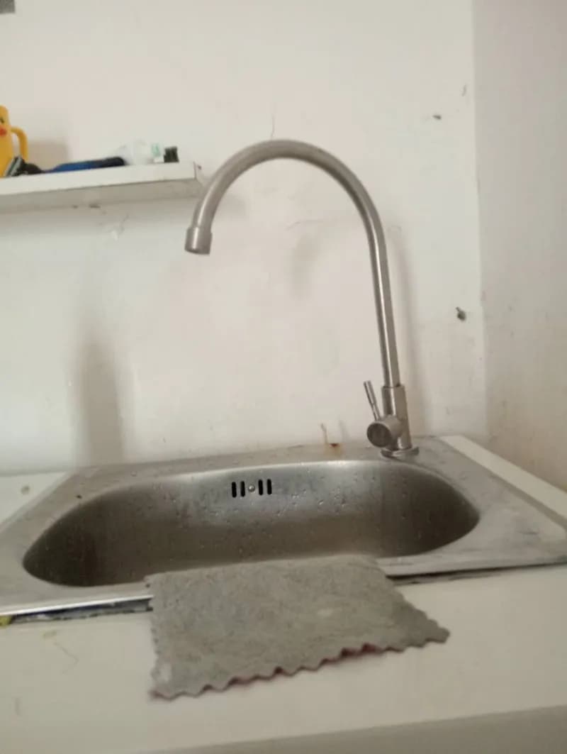 Trước sửa bồn rửa chén tại P.HCM, Quận 3 — thợ Võ Hồng Hải