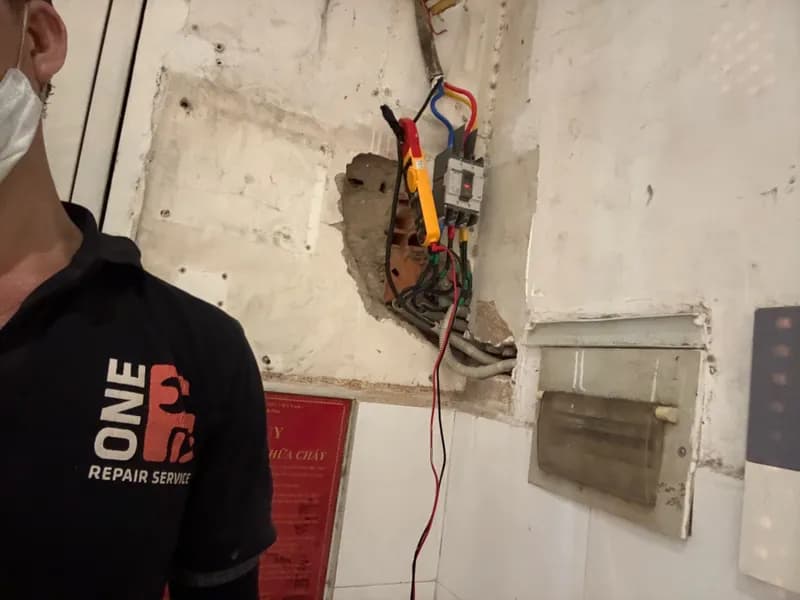 Thay thế CB Schneider và đấu nối hệ thống điện Quận 6 tại Phường Phú Lâm, Quận 6