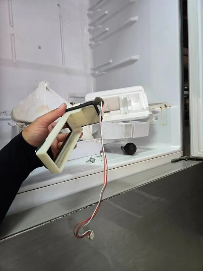 Trước sửa tủ lạnh Panasonic tại Phường Tân Thới Hiệp, Quận 12 — thợ Lê Hữu Lộc