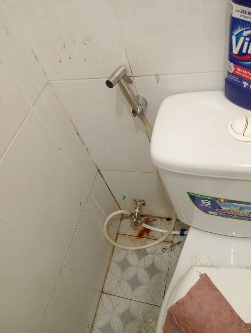 Sau khi hoàn thành sửa vòi xịt bồn cầu tại Quận 12 — thợ Võ Hồng Hải