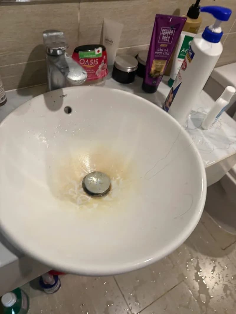 Trước sửa lavabo TOTO tại TPHCM — thợ Bùi Văn An