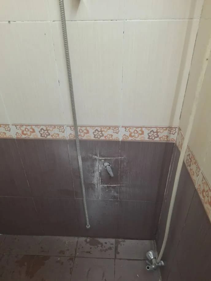 Trước sửa vòi sen tắm tại P.Tân Hưng, Quận 7 — thợ Trần Quốc Đông
