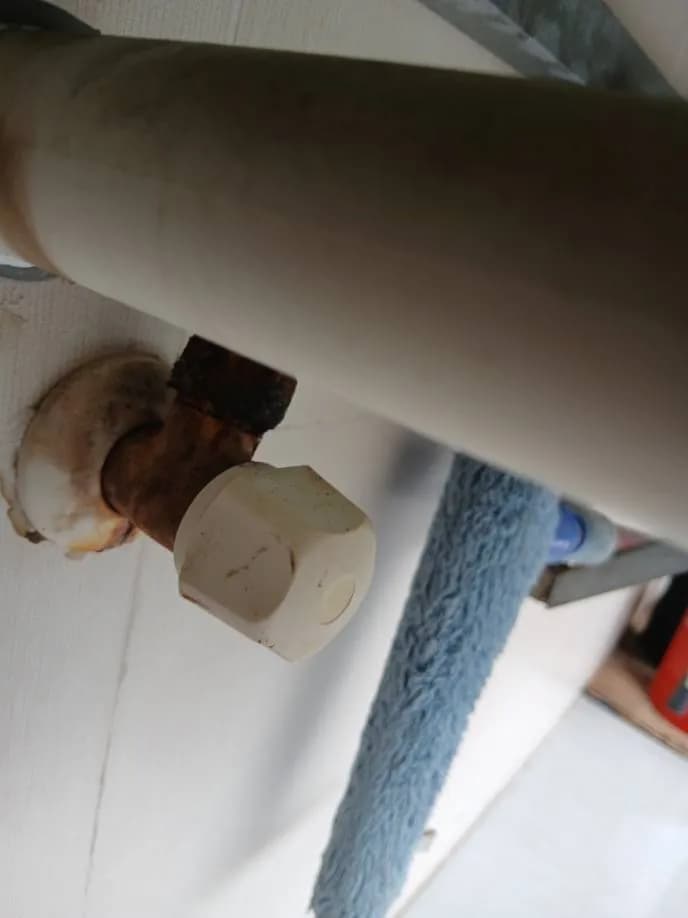 Trước sửa vòi nước lavabo tại P.HCM, Tân Phú — thợ Lê Đăng Tuấn