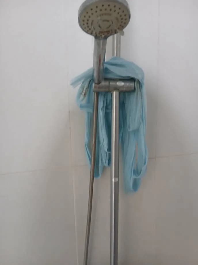 Trước sửa vòi sen tắm tại Tân Phú — thợ Lê Đăng Tuấn