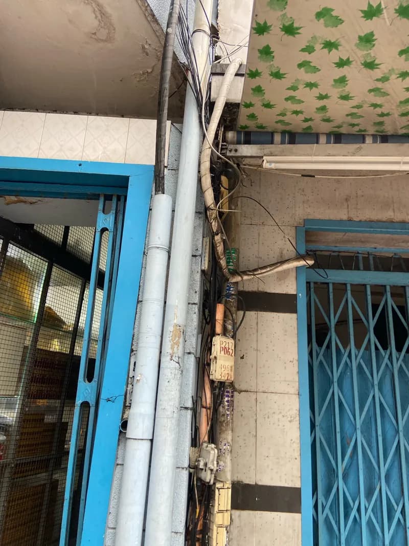 Trước sửa đường ống nước Bình Minh tại Quận 5 — thợ Trần Lào