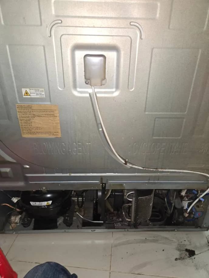 Trước sửa tủ lạnh LG tại phường Phú Thọ Hòa thành phố Hồ Chí Minh, Tân Phú — thợ Lê Hữu Lộc