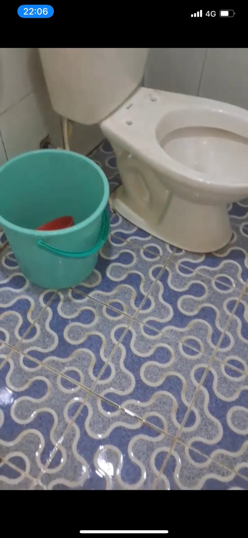 Sau khi hoàn thành sửa bồn nước tại phường Tân Sơn, Tân Bình — thợ Bùi Văn An