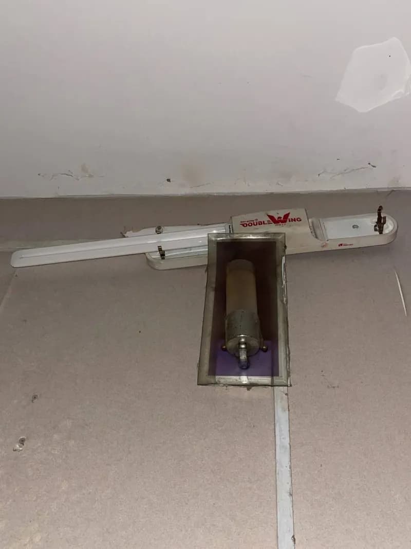 Trước sửa đèn tuýp Double Wing tại Quận 8 — thợ Trần Quốc Đông