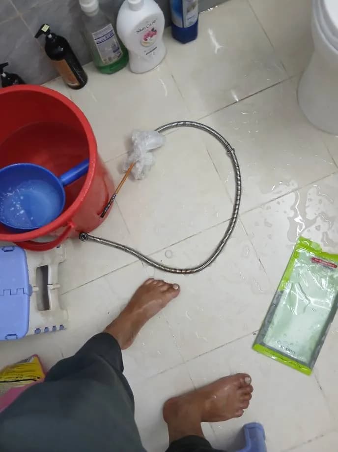 Trước sửa vòi xịt bồn cầu tại Phường 14, Gò Vấp — thợ Lê Đăng Tuấn