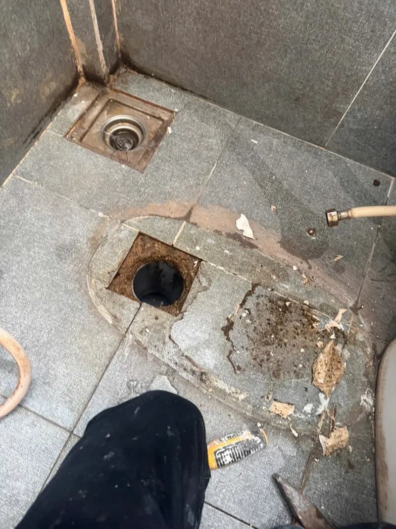Trước sửa đường ống thoát nước tại Thủ Đức — thợ Bùi Văn An