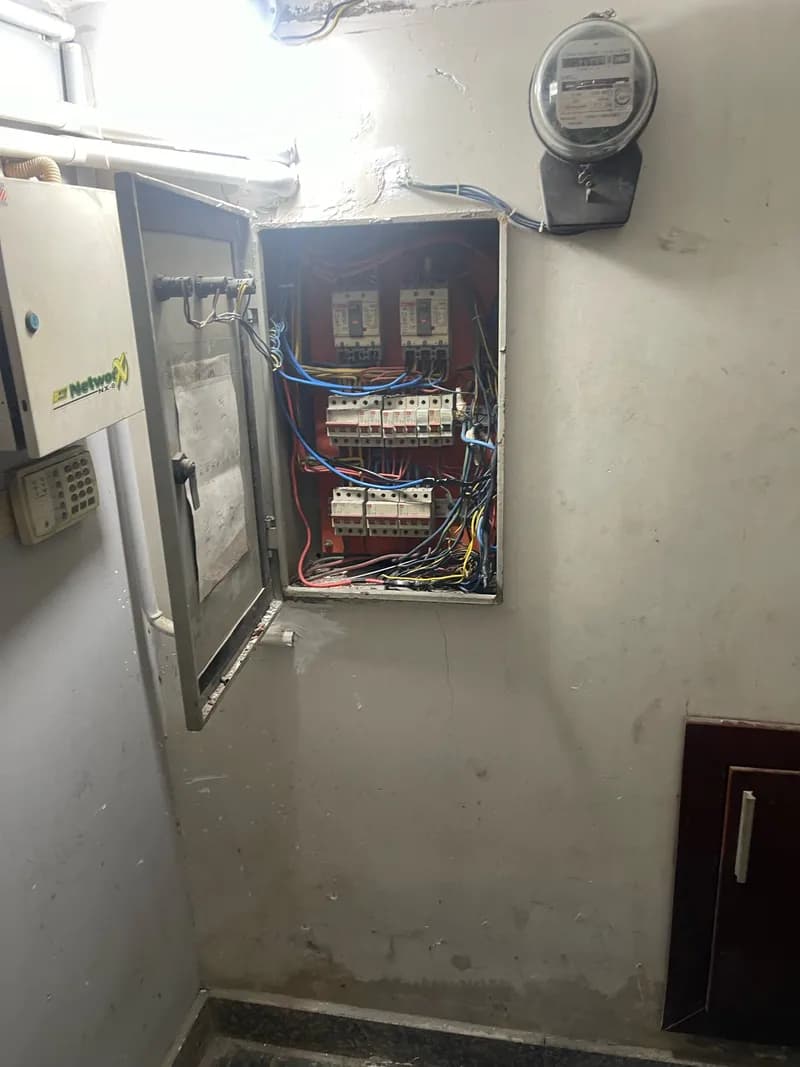 Sau khi hoàn thành sửa hệ thống điện Schneider tại Quận 12 — thợ Nguyễn Quốc Bảo