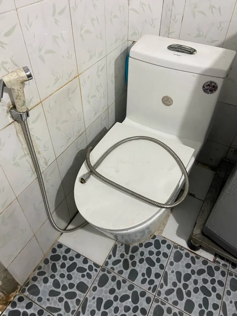 Sau khi hoàn thành sửa đường ống nước Bình Minh tại Quận 3 — thợ Trần Lào