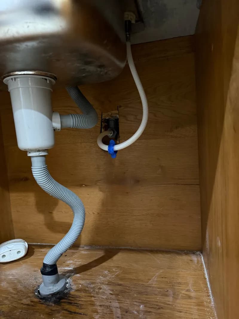 Sau khi hoàn thành sửa hệ thống điện Schneider tại Bình Thạnh — thợ Hồ Như Vũ