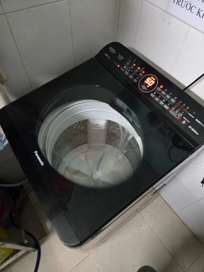 Sau khi hoàn thành sửa máy giặt cửa trên Panasonic tại Gò Vấp — thợ Lê Hữu Lộc