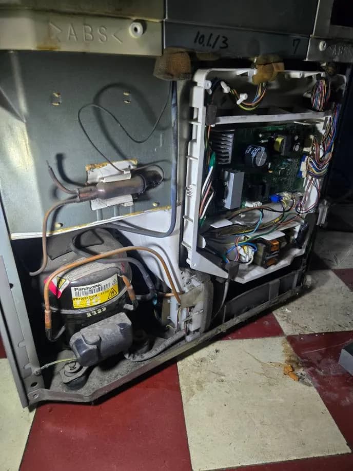 Sau khi hoàn thành sửa tủ lạnh Panasonic tại Bình Thạnh — thợ Lê Hữu Lộc