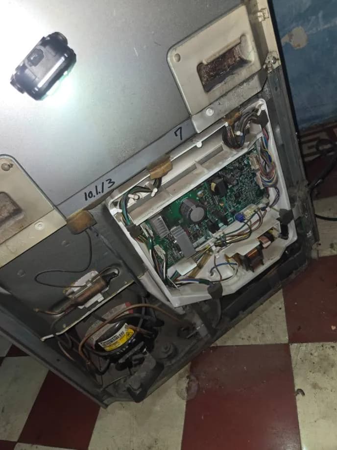 Trước sửa tủ lạnh Panasonic tại Bình Thạnh — thợ Lê Hữu Lộc
