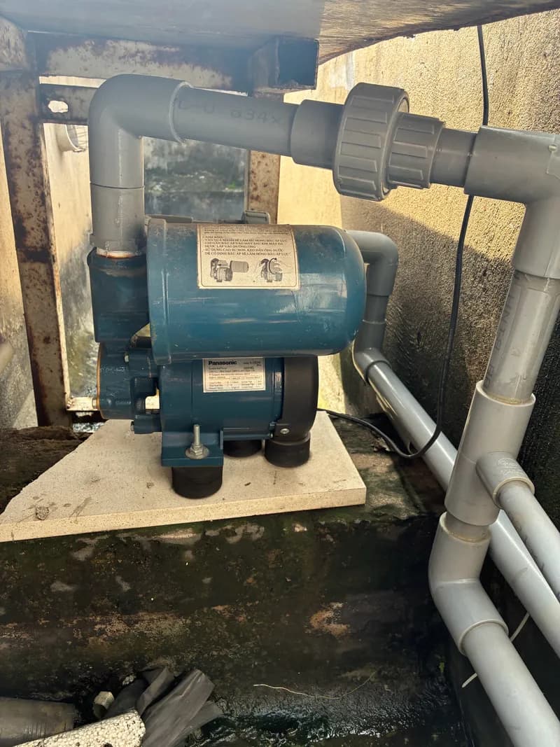 Trước sửa máy bơm tăng áp Grundfos tại TPHCM — thợ Dương Oai