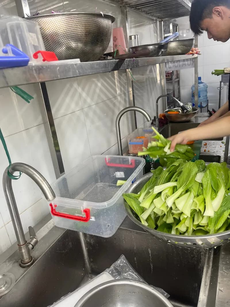 Thay thế đường ống nước rò rỉ và lắp van tại Hóc Môn tại Hóc Môn