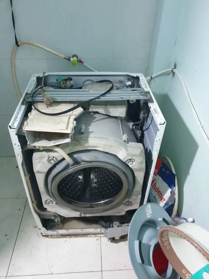 Trước sửa máy giặt cửa trước Electrolux tại Tân Phú — thợ Phan Chí Tâm