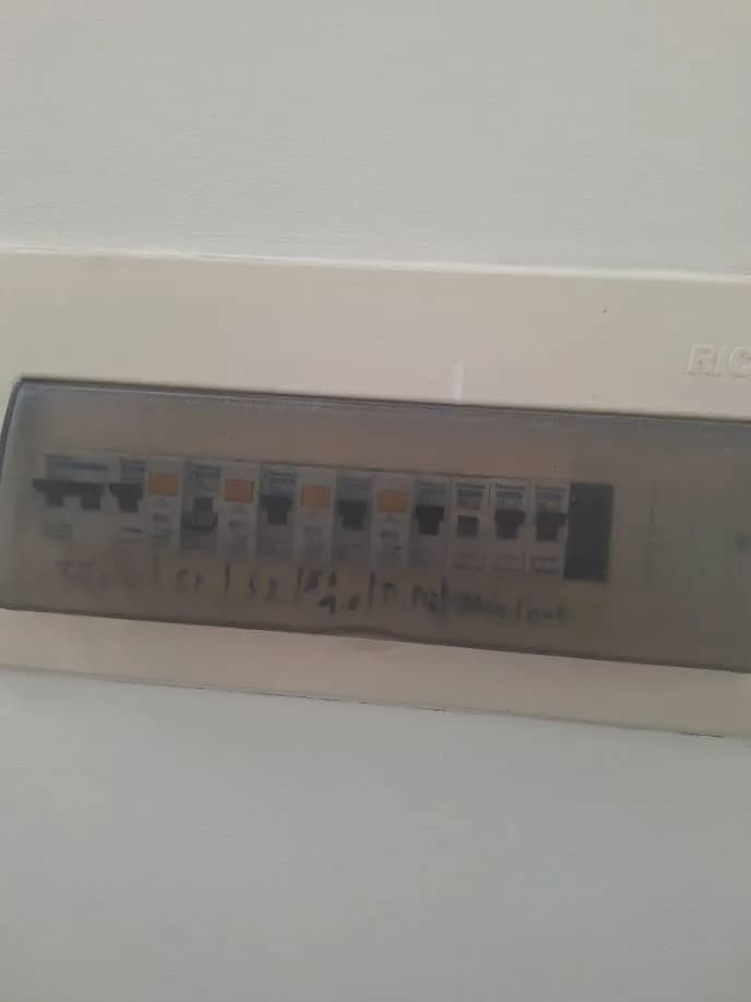 Sau khi hoàn thành sửa aptomat Panasonic tại phường Phú Mỹ, Quận 7 — thợ Trần Quốc Đông