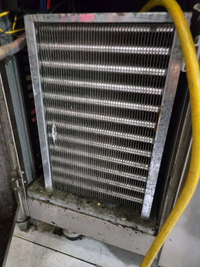 Trước sửa tủ lạnh tại Quận 1 — thợ Lê Hữu Lộc