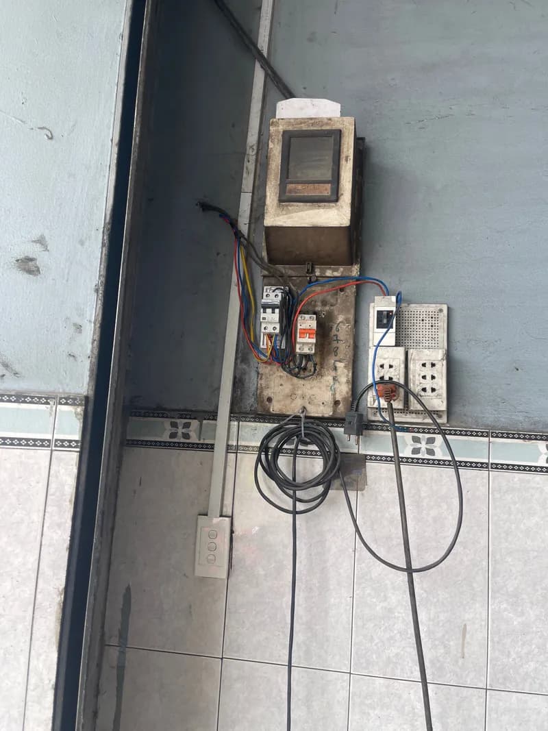 Trước sửa ổ cắm điện Panasonic tại phường Tân Chánh Hiệp Quận 12, Quận 12 — thợ Nguyễn Quốc Bảo