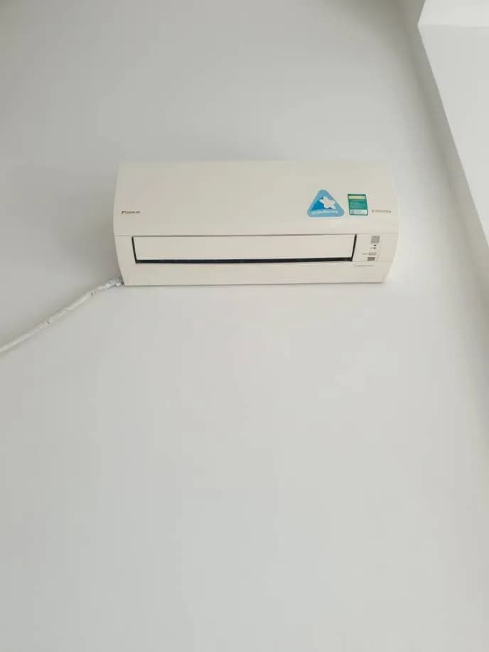 Trước sửa máy lạnh treo tường Daikin tại Quận 4 — thợ Phan Chí Tâm