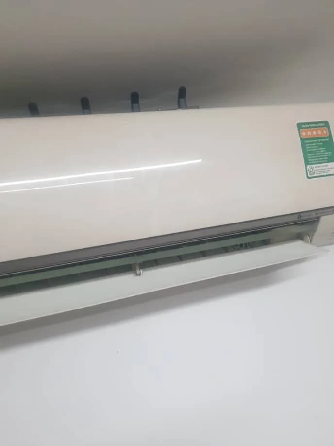 Trước sửa máy lạnh treo tường tại Quận 8 — thợ Phan Chí Tâm