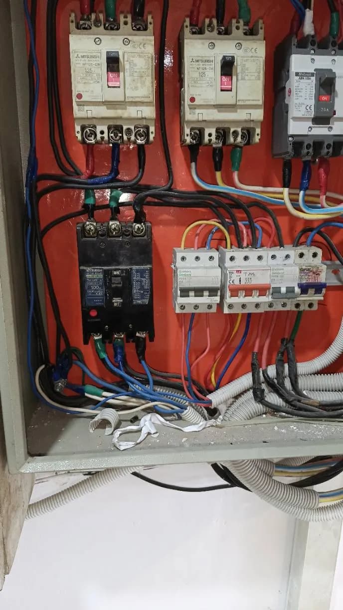 Đấu nối tủ điện, kiểm tra mất điện cục bộ Quận 10 tại phường vườn lài, Quận 10