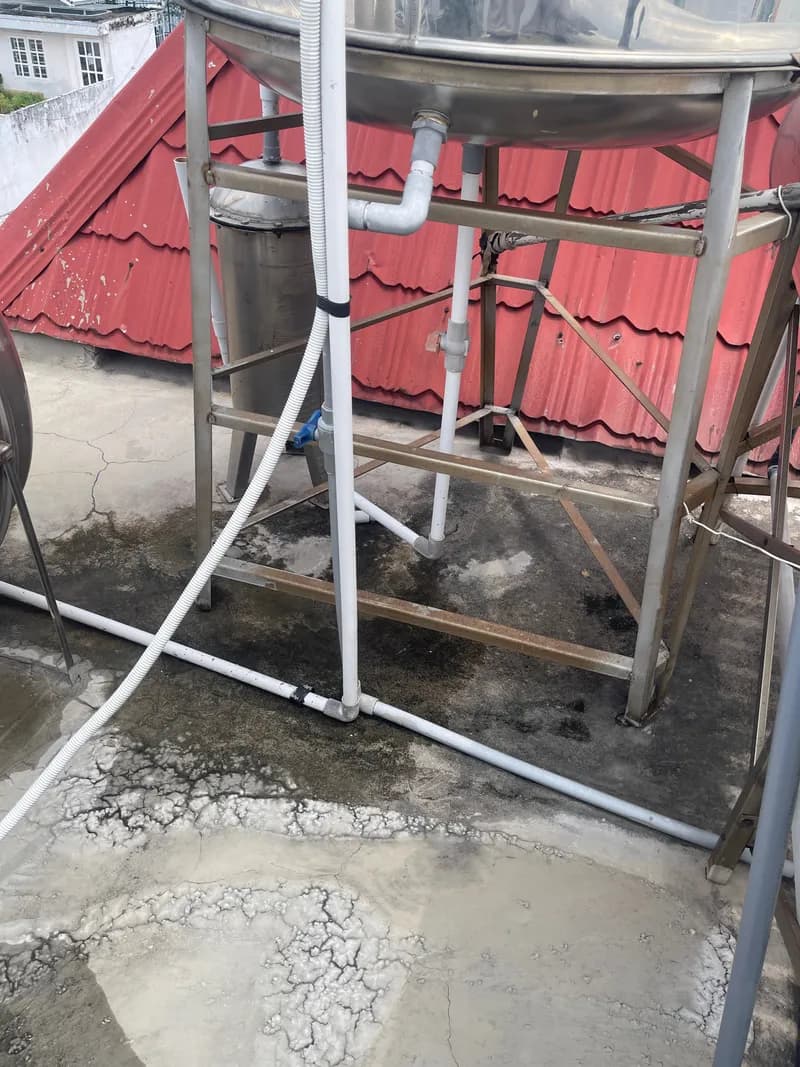Trước sửa bồn cầu Đạt Hòa tại Gò Vấp — thợ Nguyễn Quốc Bảo