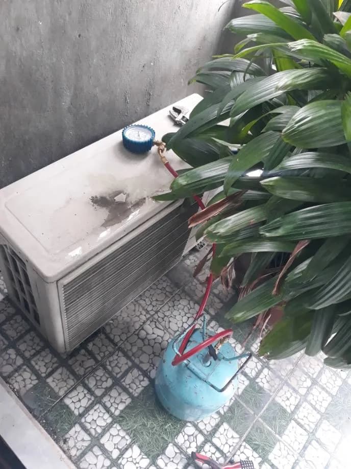 Trước sửa máy lạnh treo tường tại p. Chợ lớn, Quận 5 — thợ Đặng Anh Huy
