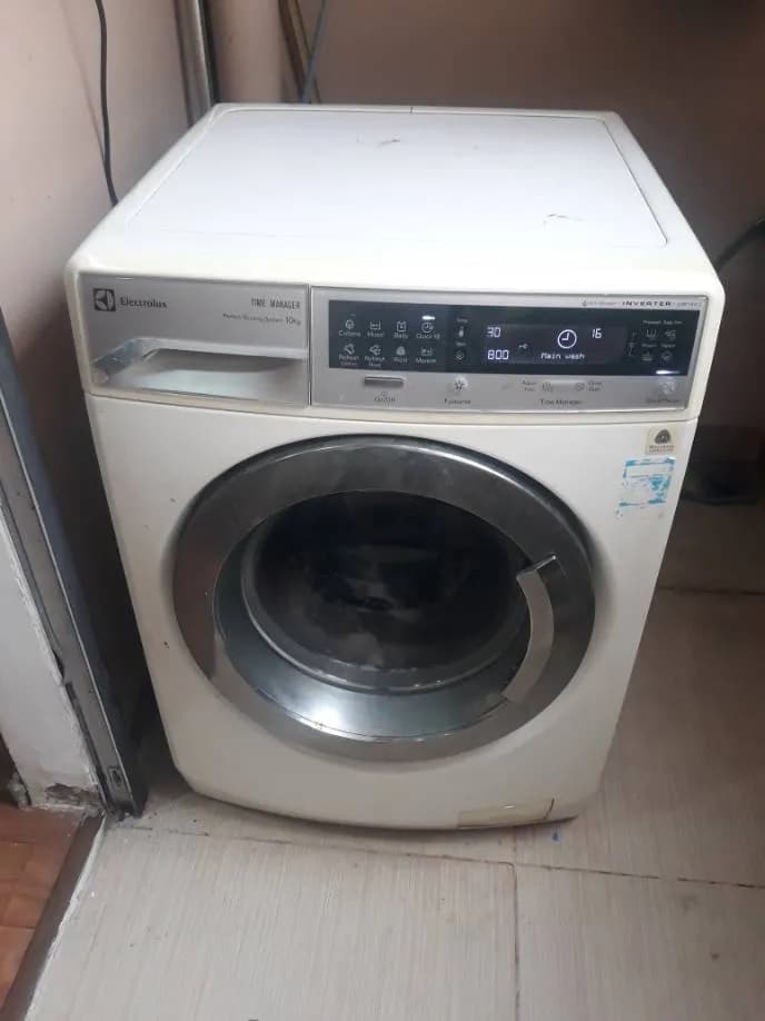 Sau khi hoàn thành sửa máy giặt cửa trước Electrolux tại Quận 7 — thợ Đặng Anh Huy (1 sao)