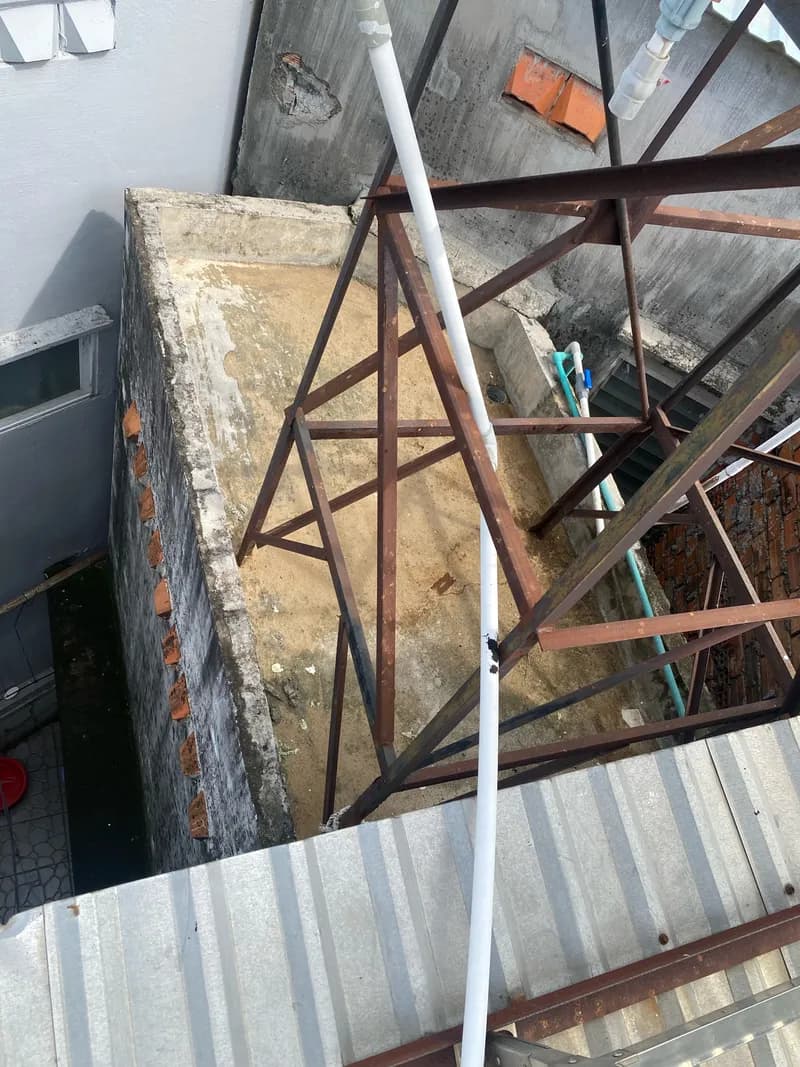 Trước sửa nhà vệ sinh Nippon tại Phường Phước Long, Thủ Đức — thợ Bùi Văn An