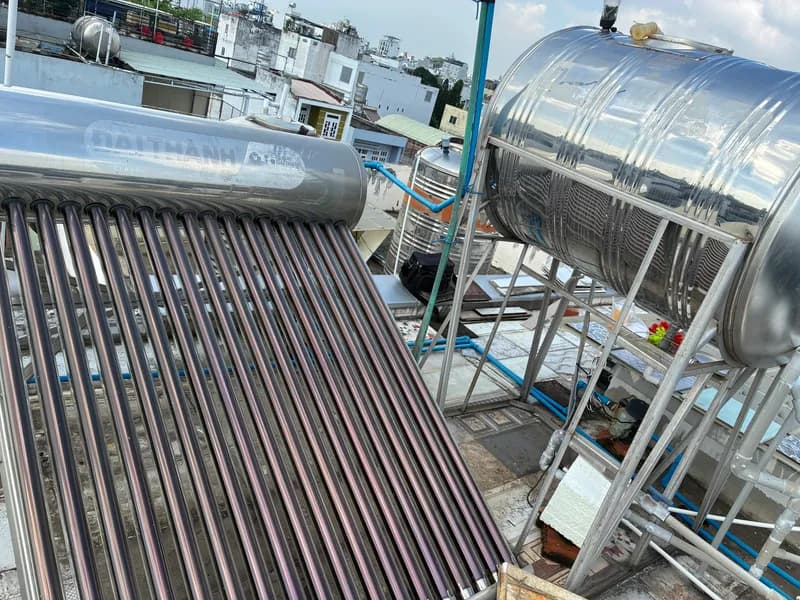 Trước sửa bồn nước tại Tân Phú — thợ Dương Oai