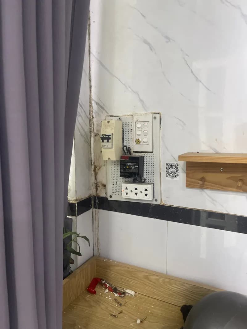 Sau khi hoàn thành sửa tủ điện LS tại Tân Bình — thợ Nguyễn Quốc Bảo