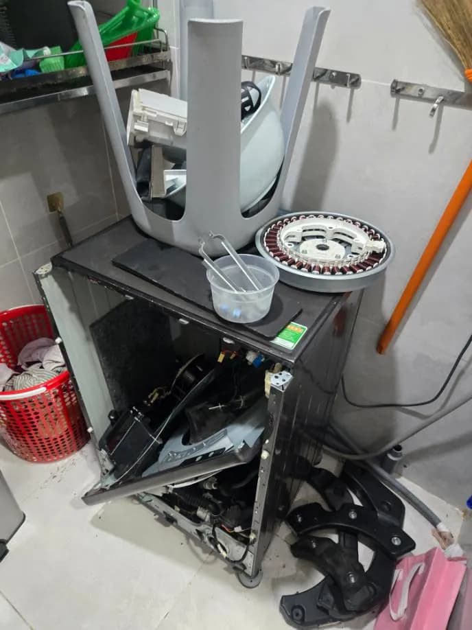 Trước sửa máy giặt cửa trước LG tại Phường An Khánh, Thủ Đức — thợ Lê Hữu Lộc