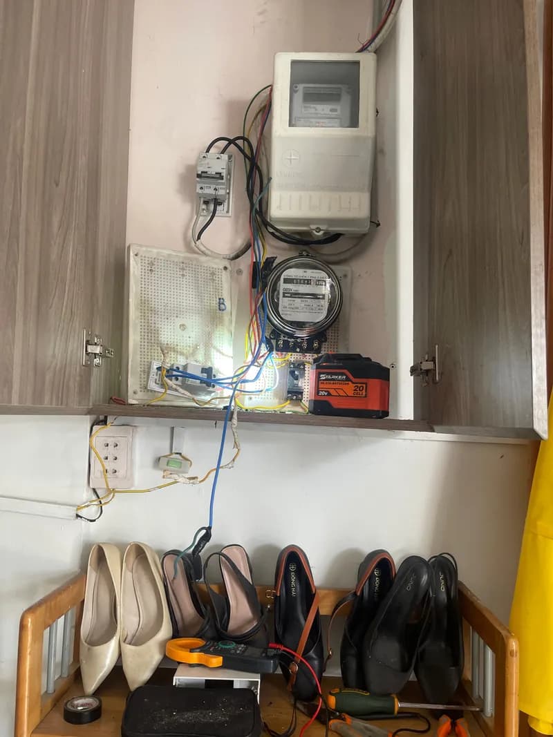 Trước sửa đồng hồ điện EMIC tại Phường Bình Thạnh, Bình Thạnh — thợ Nguyễn Quốc Bảo
