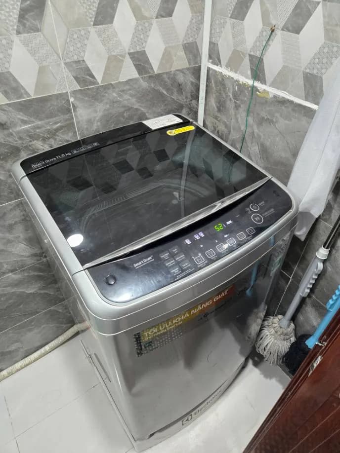 Sau khi hoàn thành sửa máy giặt cửa trên LG tại Phường 7, Tân Bình — thợ Lê Hữu Lộc