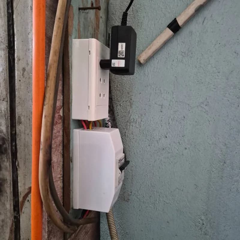 Sau khi hoàn thành sửa aptomat và ổ cắm điện tại Bình Chánh — thợ Trần Quốc Đông (5 sao)