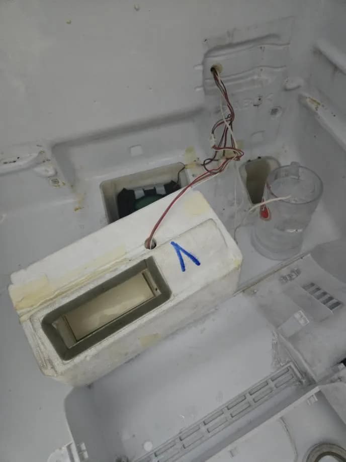 Sau khi hoàn thành sửa tủ lạnh Nidec tại Tân Bình — thợ Lê Hữu Lộc
