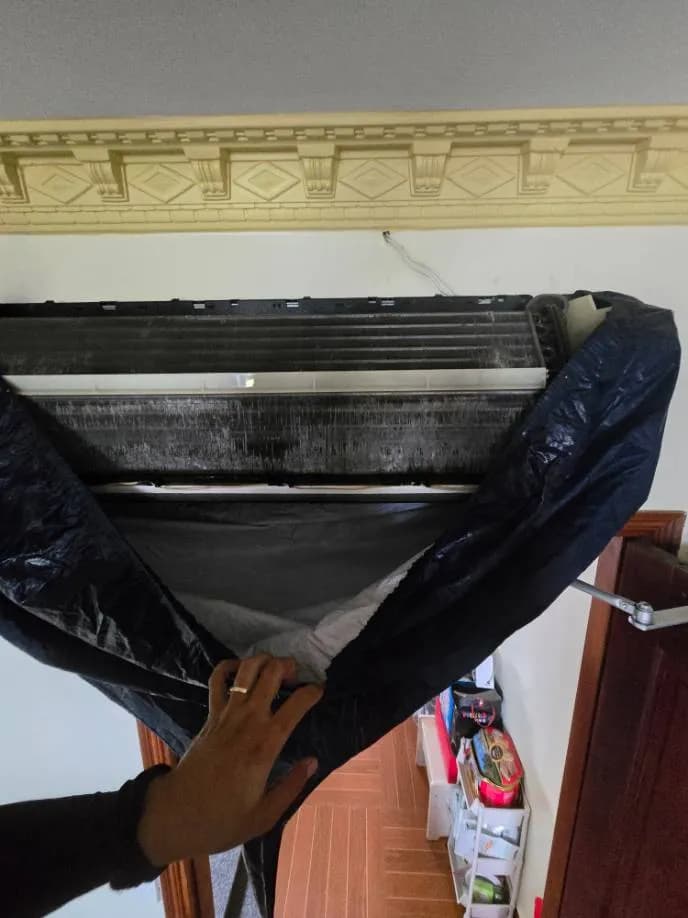 Trước sửa máy lạnh treo tường tại P.HCM, Thủ Đức — thợ Lê Hữu Lộc