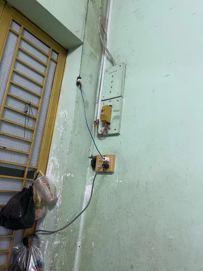 Sau khi hoàn thành sửa hệ thống điện âm tường tại Tân Bình — thợ Nguyễn Quốc Bảo